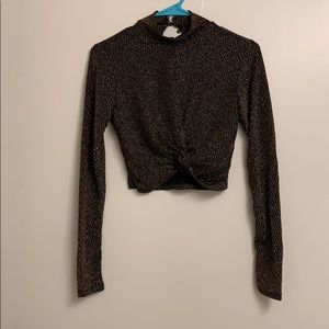 Mock neck knot front crop